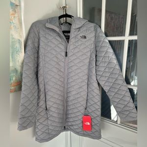 North Face Women's Thermoball Classic Coat Urban Explore